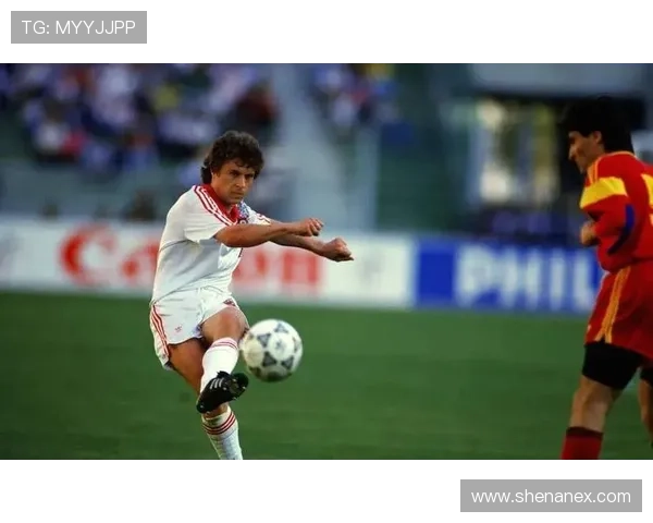 过去25年足球明星的辉煌历程与传奇瞬间回顾 过去25年足球明星的辉煌历程与传奇瞬间回顾